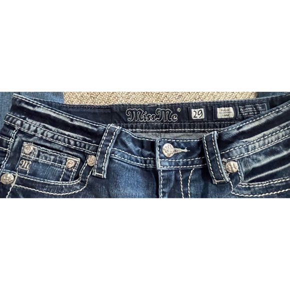 Miss Me Hailey Skinny Embroidered Fleur De Lis Jeans 29x28 Like New - Picture 4 of 11